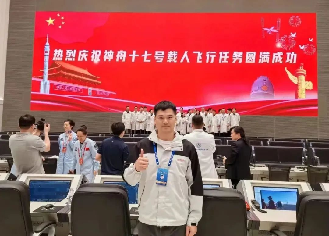 神舟十九号发射圆满成功，中国航天又见大红屏！